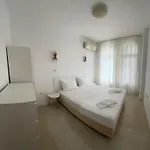 Mynook Garden 3-bedroom Maisonette Lejlighed Chernomorets