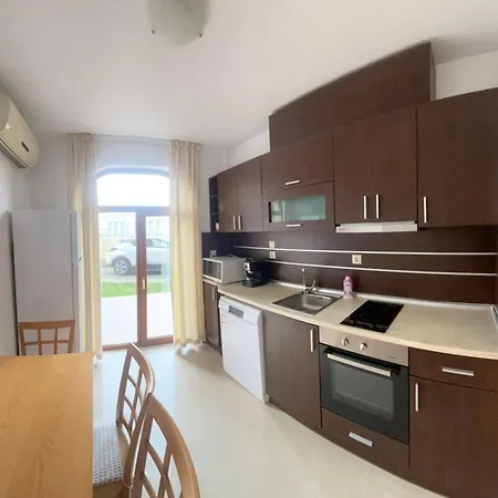 Mynook Garden 3-bedroom Maisonette